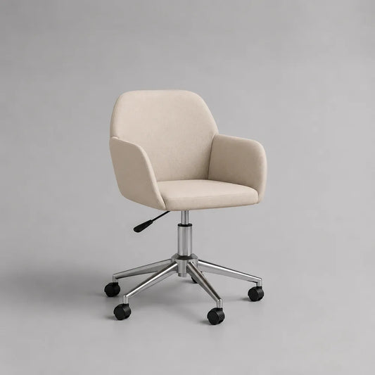 Poltrona da ufficio imbottita beige con braccioli e base girevole in acciaio cromato con ruote 65 x 70 x 85 cm